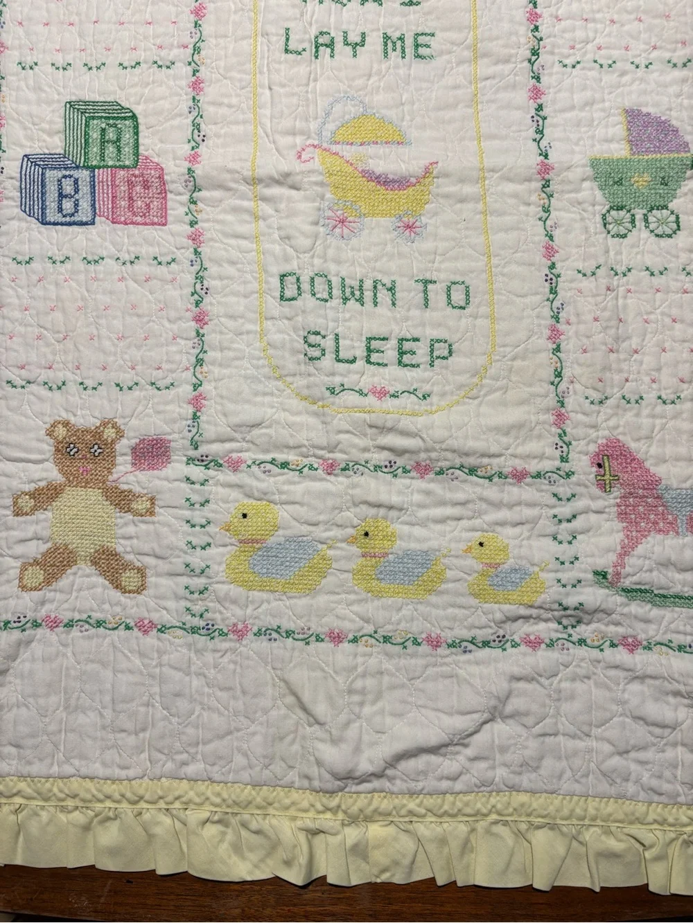 vintage hand-embroidered baby quilt now I lay me down to sleep Yellow Trim 35x40